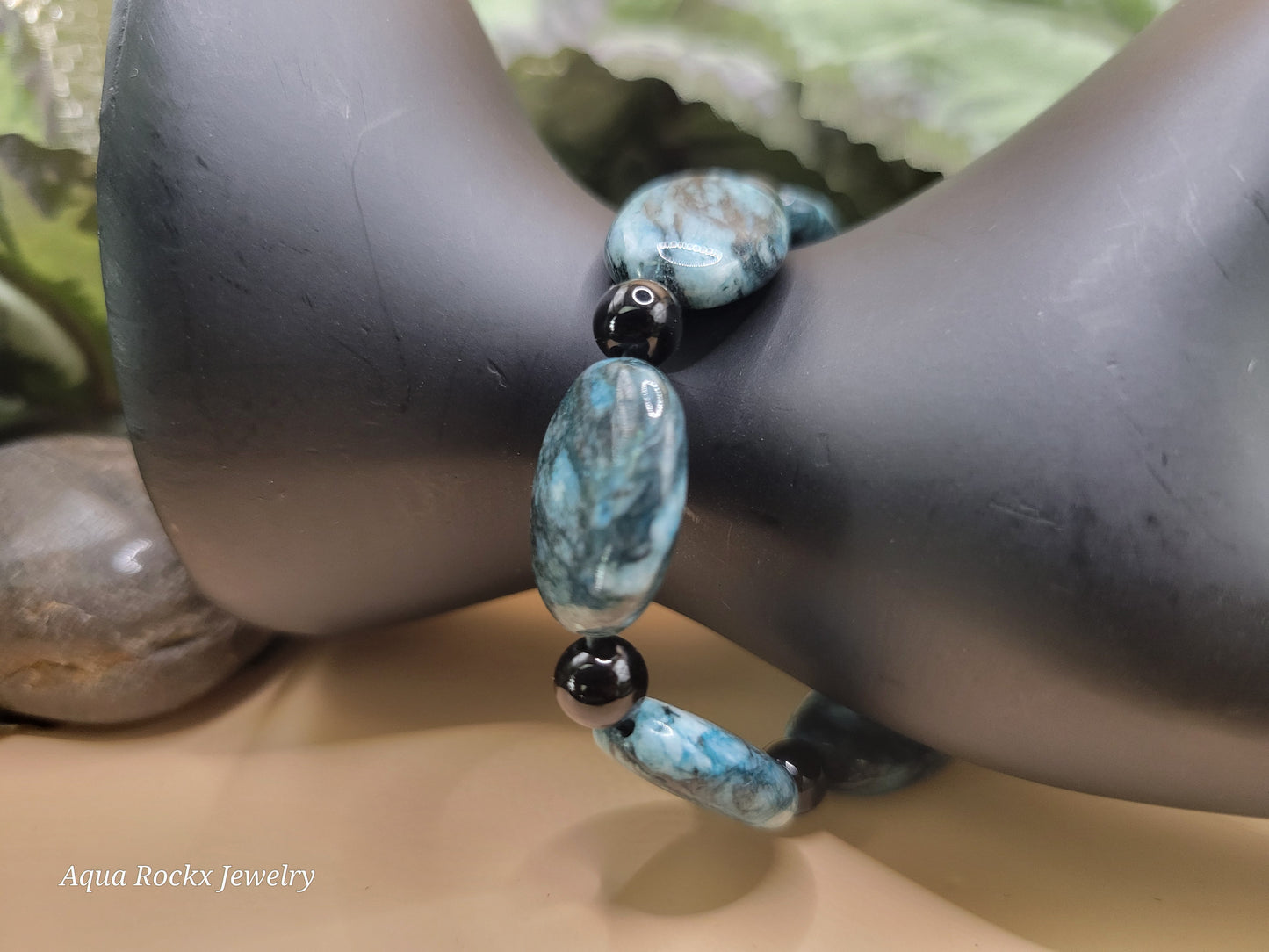 Sodalite bracelet with clasp