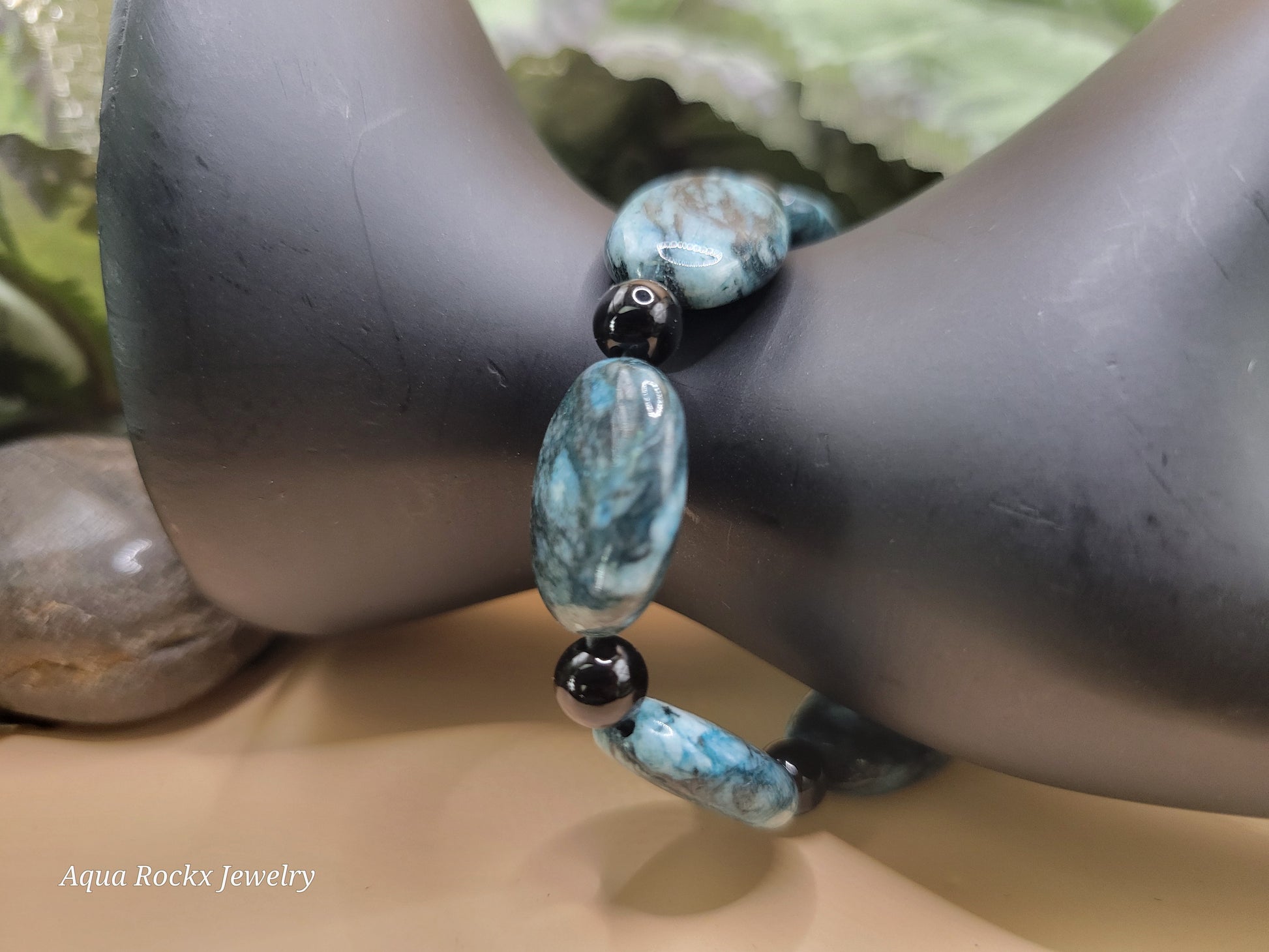 Sodalite bracelet with clasp